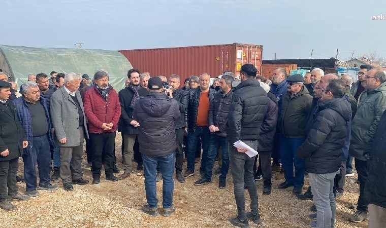 cumhuriyetgzt1's tweet photo. Malatya'nın İkizce Mahallesi halkı ayakta: "Meralar, hazineler yetmedi, şimdi de tapularımızı alıyorlar"
https://t.co/6z5qGLMyLA https://t.co/0TwXhZCdiA