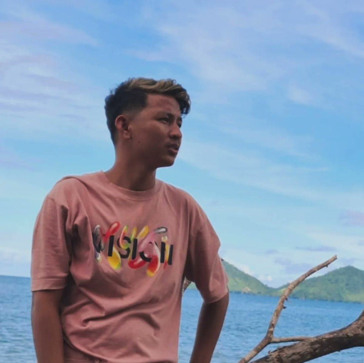 Adriyeeenpianus's tweet photo. Laki - Laki tidak bercerita, Tiba - Tiba Pirang! https://t.co/IJxYXUMawp