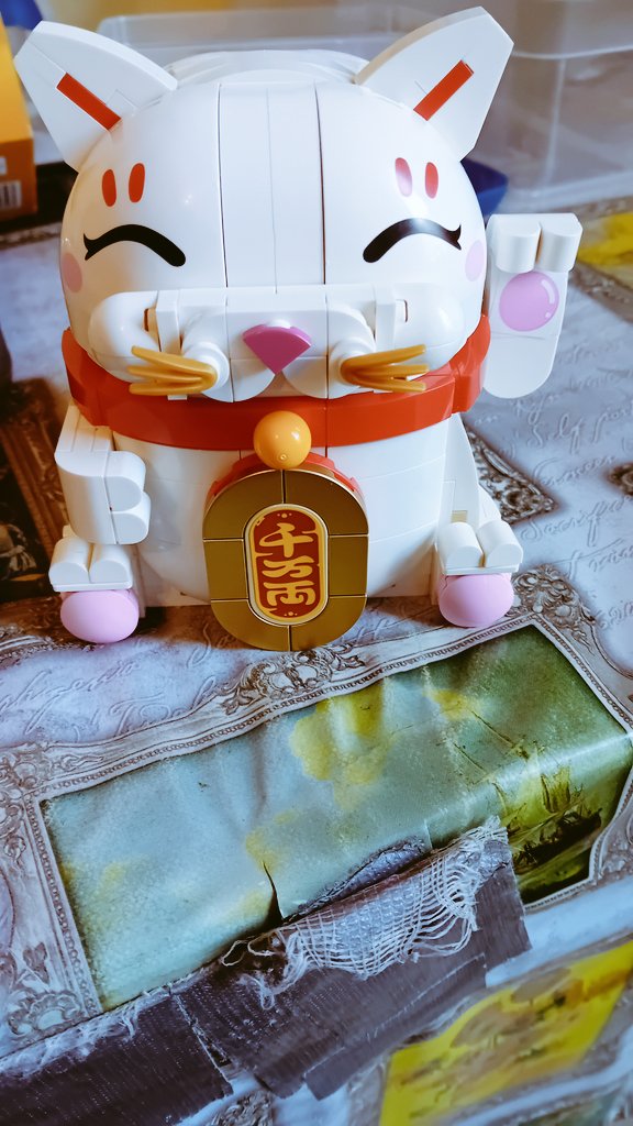 Lol met plastic bouwsteentjes 

Kan m aandag. 
Ik wens iedereen mooie momenten
Veel liefs #posisoof #Sliedrecht #Rotterdam 

Katje heet kris 
<a href="/Kschiermeier/">Kris Schiermeier</a>