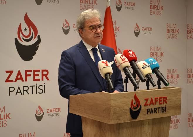 Zafer Partisi GB Vekili Ali Şehirlioğlu:

“Habur’da, üstüne bez parçalarıyla özel kurulan çadırlarla savcılarla teröristlerin affedildiği bir yerde, bize bir çadırı çok görenlere yazıklar olsun!”
