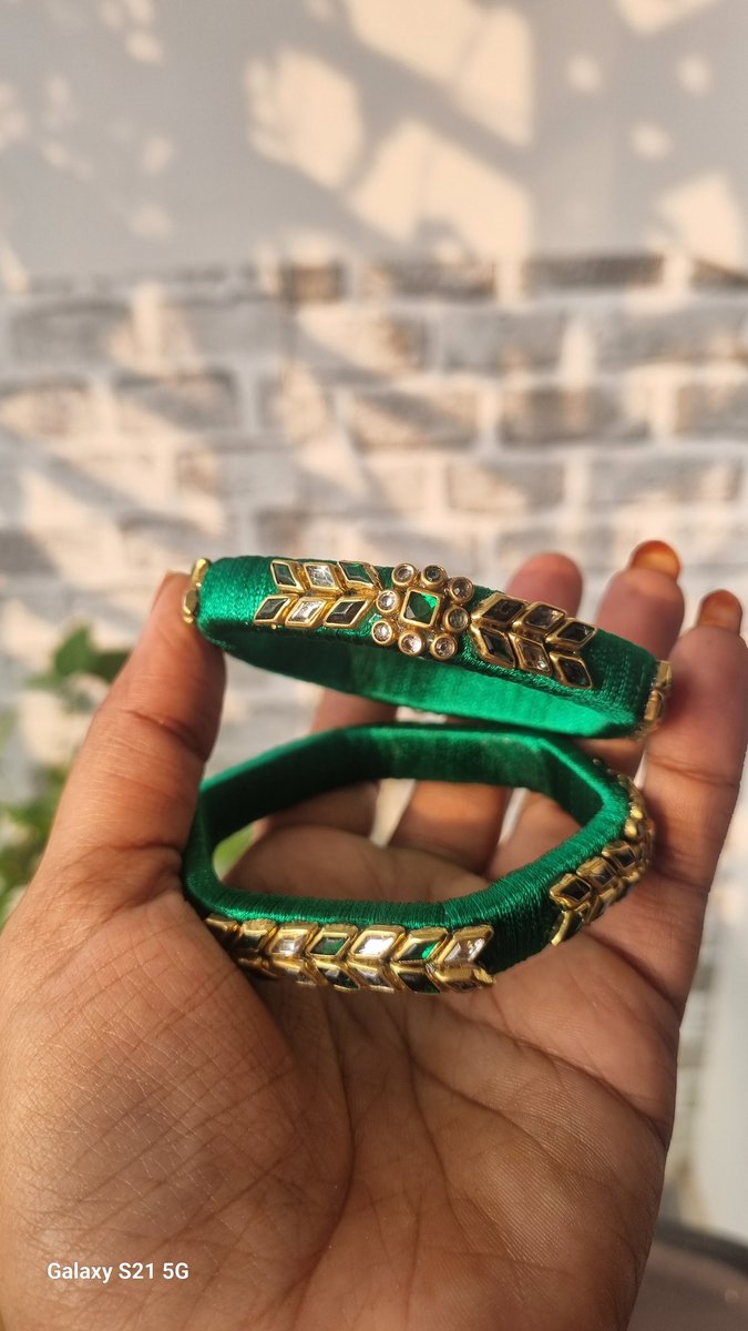 ChandiniMeda's tweet photo. Another day
Another design.
#threadbangles #noinstagram #Peace #love #art #craft #Kakinada https://t.co/4l7D6KP5HD