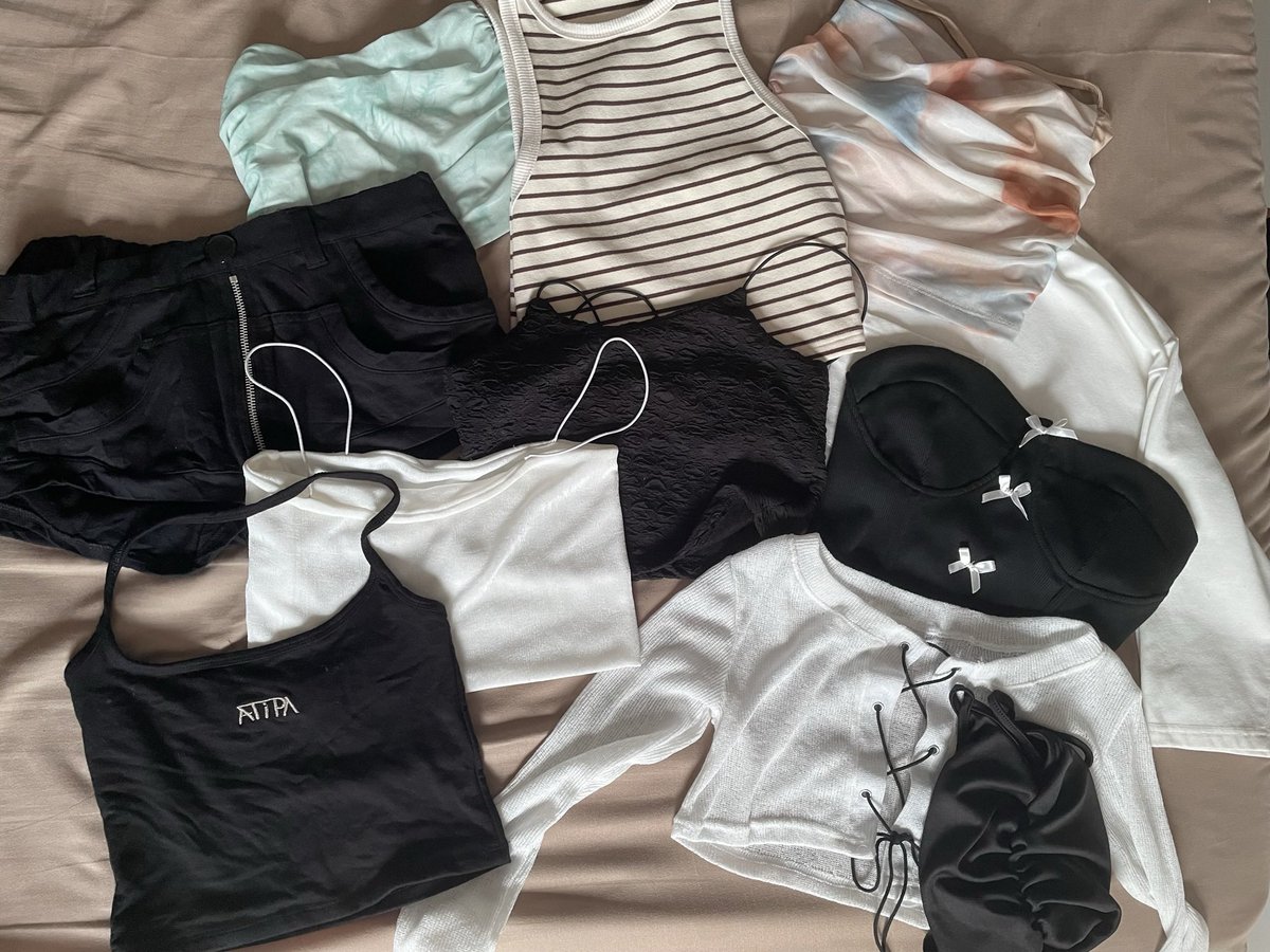 TTBNG_YY's tweet photo. ส่งต่อคับมีเซตเดิม แล้วก็เซตใหม่ด้วย 🛍️

ลง 18:00 วันนี้ สนใจแคปทักDmได้เลยยย🥺

ค่าส่งเหมาๆ 40📬

#โล๊ะตู้เสื้อผ้า #ส่งต่อเสื้อผ้ามือสอง #เสื้อผ้ามือสอง #เสื้อผ้ามือสองสภาพดี  #โล๊ะเสื้อผ้า #เสื้อผ้ามือ2 #เสื้อผ้ามือสองราคาถูก https://t.co/dRj0dnD4j7