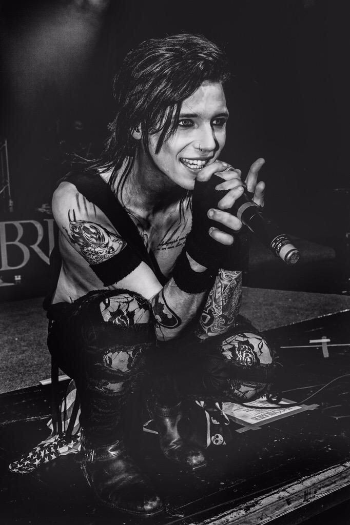 StephBiersack90's tweet photo. #AndyBiersack #BlackVeilBrides #BVB 
@andyblack @blackveilbrides @GhostWhoHaunts https://t.co/YPurjgSXQ5
