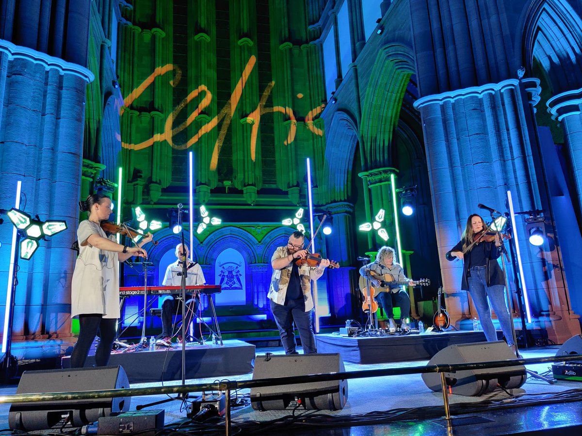 JasonGolaup's tweet photo. Saw @BlazinFiddles for the first time at @ccfest last night n fell in love with their music 😌 🎶

A captivating journey of emotions - high energy performance with tender moments too which pulled at my heart 🔥

Phenomenal talents giving you a real feel for Scotland ☺️ 🏴󠁧󠁢󠁳󠁣󠁴󠁿 💜 https://t.co/GLxCJoP6N2