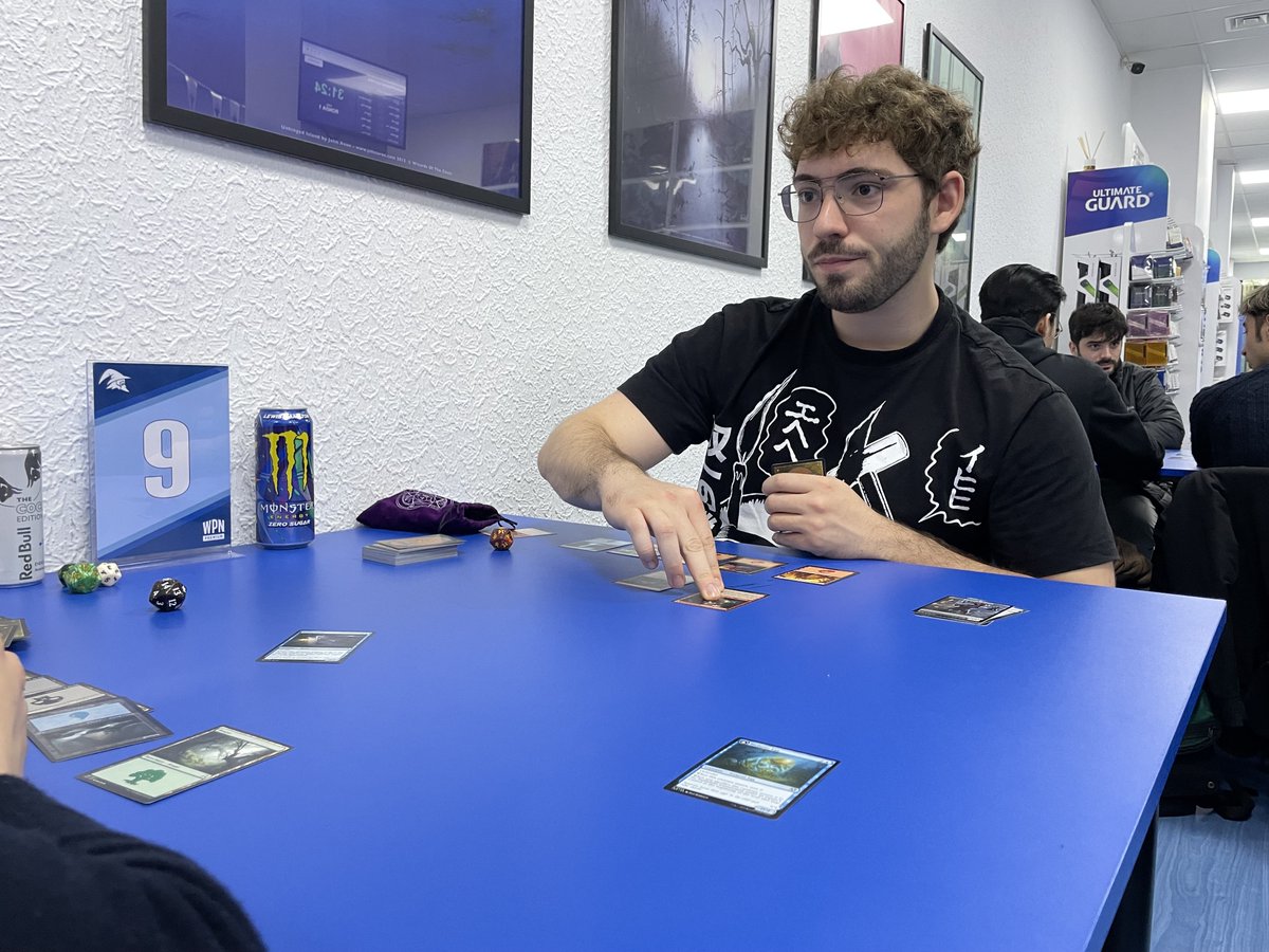 MagicBarcelona_'s tweet image. 🦇 ¡Este fin de semana celebramos la increíble #LaunchParty de #MTGInnistrad!

Gracias a los jugadores que se pasaron por la tienda a jugar este Draft, ¡esperamos que lo disfrutarais! 

Y si no quieres perderte ningún evento, ¡aquí tienes el calendario!

🧙‍♂️ Eventos Magic