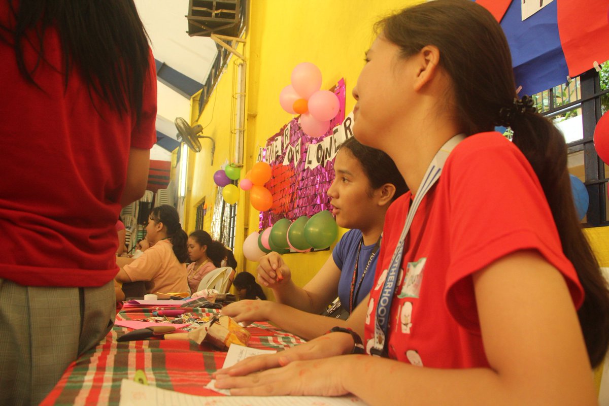 TheEraScribes's tweet photo. LOOK | Math Fair 2025

Last January 25, 2025, the Math Club successfully conducted a Math Fair at the Covered Court to let the students feel the excitement of learning math while playing games. 

✍️: Annthonia Inso
📸: Leean Hoseah Caindoy

#MathematicsMonth2025
#MathFair https://t.co/rPRmt6fed2