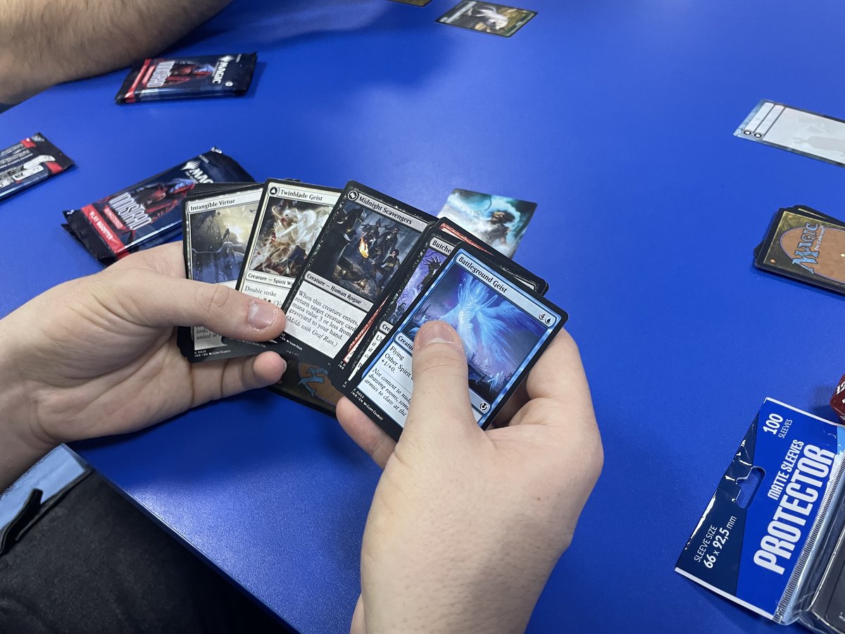 MagicBarcelona_'s tweet image. 🦇 ¡Este fin de semana celebramos la increíble #LaunchParty de #MTGInnistrad!

Gracias a los jugadores que se pasaron por la tienda a jugar este Draft, ¡esperamos que lo disfrutarais! 

Y si no quieres perderte ningún evento, ¡aquí tienes el calendario!

🧙‍♂️ Eventos Magic