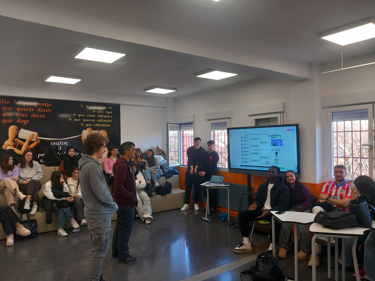 Iesfedericafuen's tweet photo. Hemos iniciado el 2025 con la #SemanaDelEmprendimiento, unas jornadas dedicadas a fomentar las soft skills de nuestro alumnado. Para ello, hemos contado con diferentes ponencias, talleres y dinámicas para impulsar al alumnado a emprender o a mejorar su perfil profesional. https://t.co/47HgW7qQAm