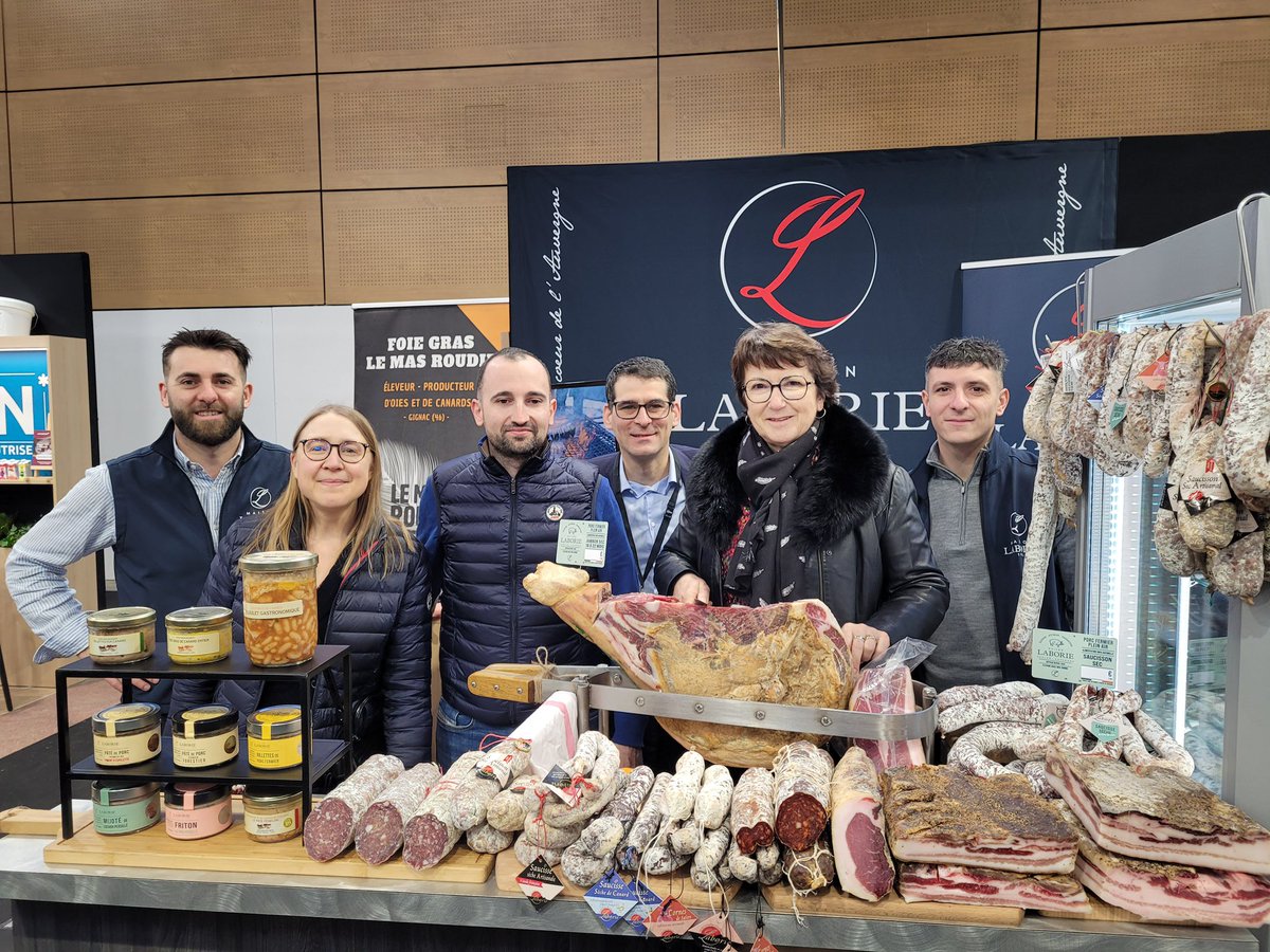 ChLambert_FICT's tweet image. Le @SirhaFood est LE Salon des professionnels de la #restauration de la #gastronomie de l’#alimentation du quotidien !
4 000 exposants et marques ont présenté + de 450 #innovations à @villedelyon Capitale de la gastronomie 🇫🇷
Les tendances #Conso nombreuses, le modernité des