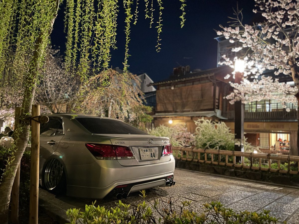 CROWN__44's tweet photo. 呼んだ？

 #全日本シルバーの車はかっこいい選手権 https://t.co/tmo5956yjk