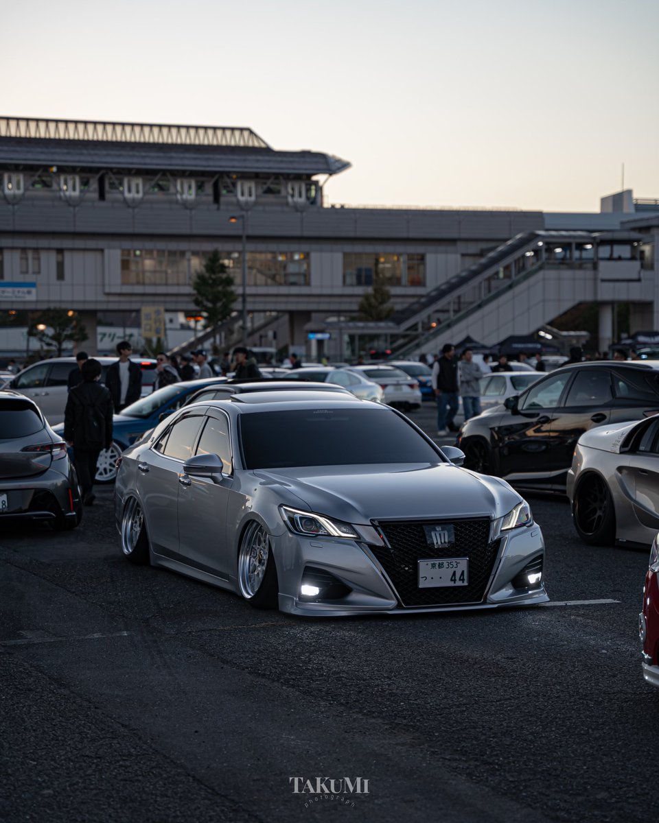 CROWN__44's tweet photo. 呼んだ？

 #全日本シルバーの車はかっこいい選手権 https://t.co/tmo5956yjk