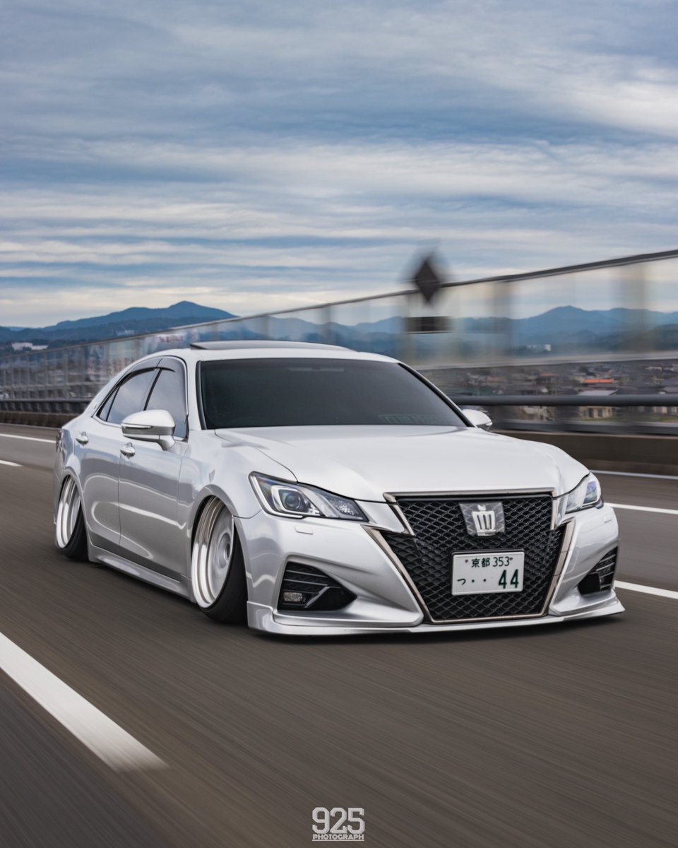 CROWN__44's tweet photo. 呼んだ？

 #全日本シルバーの車はかっこいい選手権 https://t.co/tmo5956yjk