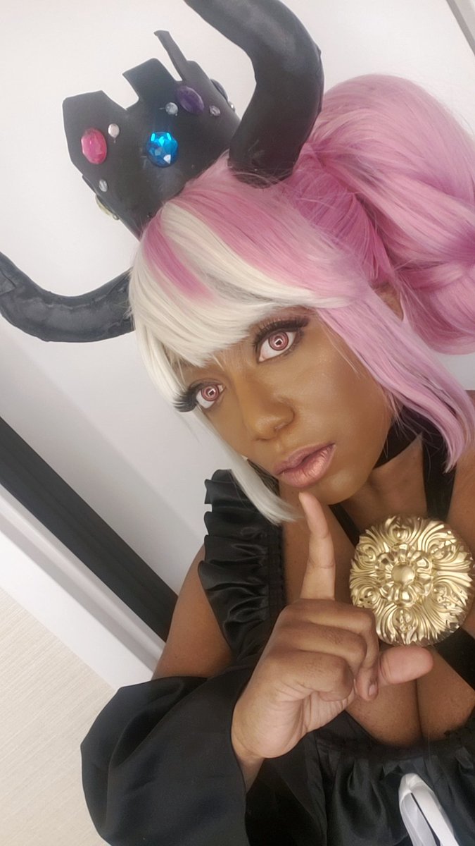 Gonna post less cosplay on here but might as well post at least some Shinigami selfie from this weekend

Wig by <a href="/omgitsbarri/">Barri★🇹🇭 1/30-2/10</a>