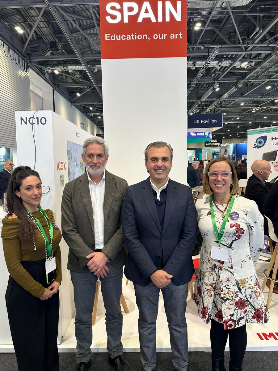 ODILO_ES's tweet photo. @Bett_show Gracias a @ICEX_ por brindarnos el espacio en #Bett25 para generar valiosas conversaciones con líderes educativos globales de @GovernAndorra, @EducaAnd, @Educastur y @goib. ¡Visitas inspiradoras y enriquecedoras que impulsan el cambio en la educación! 🎯 #ODILOBett2025 https://t.co/TV4eQOgiYV