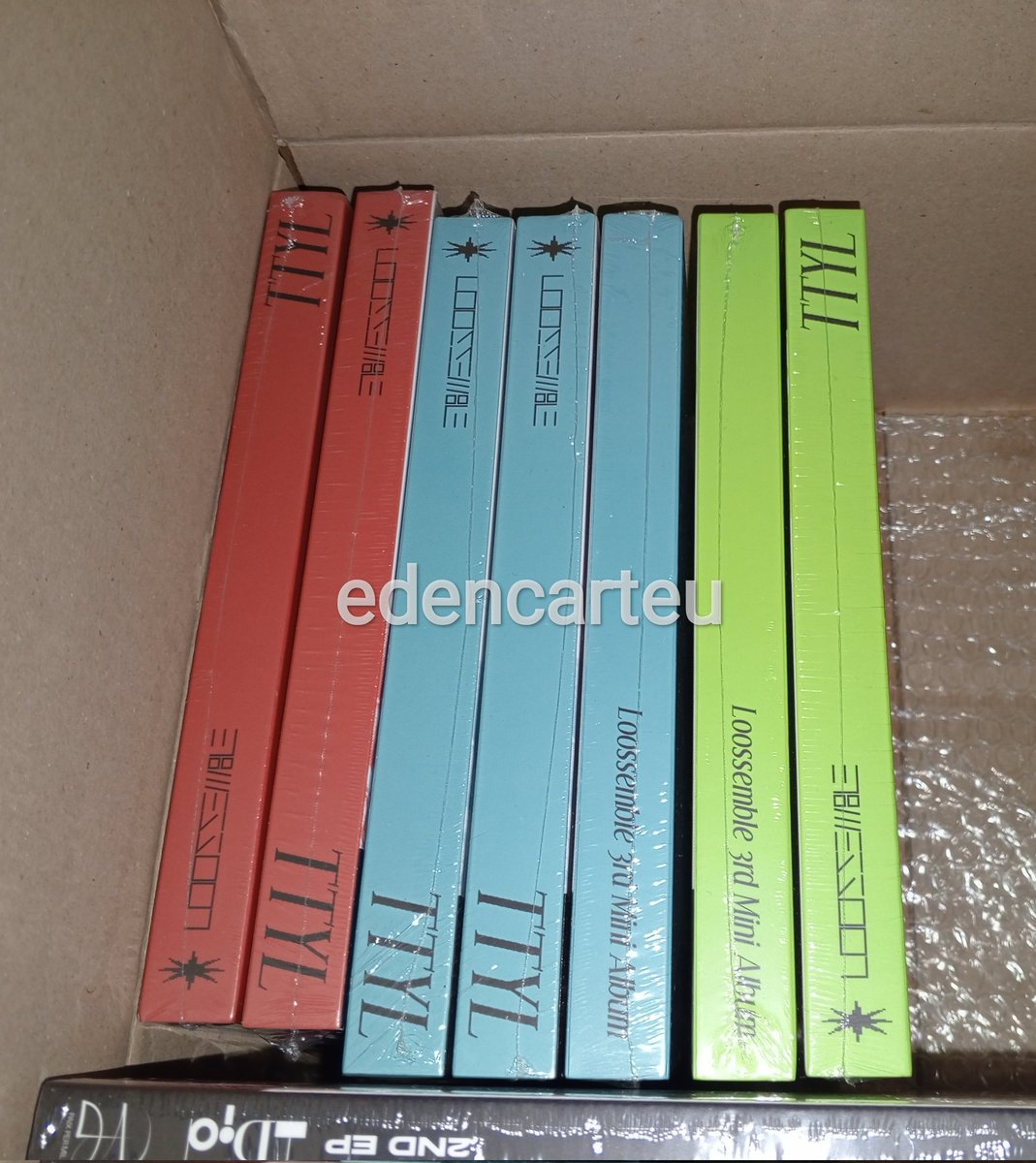 wts lfb loona yves i did and  
loossemble ttyl sealed albums 

i did - 500 php each (15 copies)
ttyl - 550 php each (7 copies)

- onhand
- can choose versions
- MOP: gcash, maya 
- MOD: ggx, lalamove

dm me to claim!