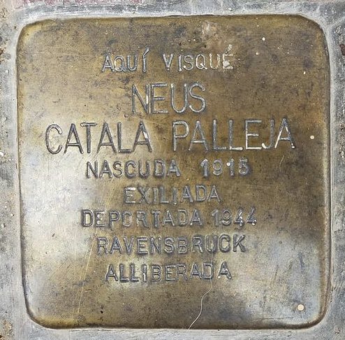 Avui 27/01 és el Dia Internacional en Memòria de les Víctimes de l’Holocaust. Avui recordem totes les persones que el varen patir i de forma molt especial els 11 rubinencs que foren víctimes i la nostra veïna, la Neus Català. A Rubí sou presents i recordats amb les Stolpersteine.