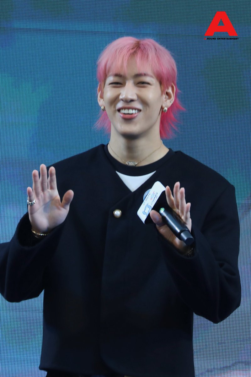 “แบมแบม” ร่วมงานแถลงข่าวเปิดตัวรายการไอดอลเซอร์ไววัลเมกะโปรเจกต์ระดับอินเตอร์ “CHUANG Asia Season 2” ที่จะกลับมาสร้างสีสันสนั่นวงการบันเทิงทั่วเอเชียอีกครั้ง 

#แบมแบม #BamBam #뱀뱀 
#PRODUCERBamBamCHUANGAsiaS2
#CHUANGPressDay #CHUANGAsiaS2
#CHUANG_ASIA_GLOBALAUDITION
#WeTV