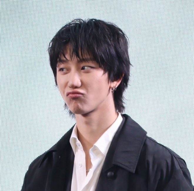 minghaocheol_'s tweet photo. MINGHAO'S POUT 😭😭😭😭😭 HES SO CUTE PLEASEEHEJSJ SHSJJD LET ME 🤏🤏🤏 https://t.co/DE5yclFIeE