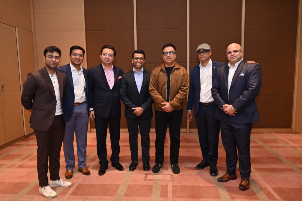 MyGoldHQ's tweet photo. 🚀 𝗔 𝗣𝗼𝘄𝗲𝗿-𝗣𝗮𝗰𝗸𝗲𝗱 𝗘𝘅𝗽𝗲𝗿𝗶𝗲𝗻𝗰𝗲 𝘄𝗶𝘁𝗵 @Ashneer_Grover ! 🌟
💡 #AshneerGrover shared groundbreaking insights on entrepreneurship and #innovation that ignited fresh perspectives. Proud to be part of this incredible event as the #AnnualSponsor 

📸 Check out some #glimpses here.

@YiLucknow @FollowCII  @samrat_marwaha @PRAKASHGAURAV 

#YiLucknow #Entrepreneurship #Inspiration #MyGold #Leadership #Events #Leaders #BusinessEvents #Businessmeetings #BlockbusterEvent #Entrepreneurs #Conversation #Lucknow #Startups #Indians