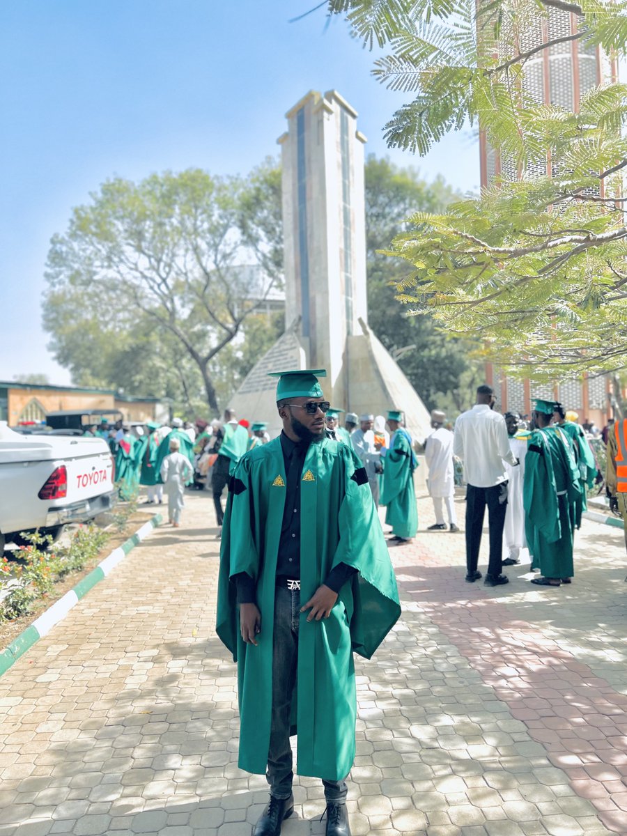Abdoolmaster's tweet image. Alhamdulillah  👨🎓💯
B.Sc (Ed) Computer Science 
.
#ABUConvocation2025
