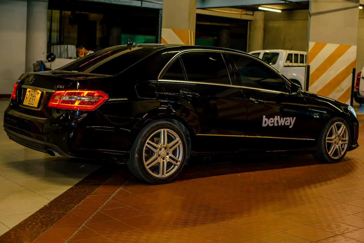 BetwayTanzania's tweet photo. 🤩 Je, uneshaandaa mabegi yako kwa safari?

Maana na wewe unaweza kuwa mshindi wetu wa safari inayofuatia!!

🎉 Hongera tena kwa Mr.Benson, mshindi aliyejichagulia safari ya kwenda Dubai.

#BetNaBetway
#PickYourPromo
#ChaguaOfaYako https://t.co/NZ25fQt9xI