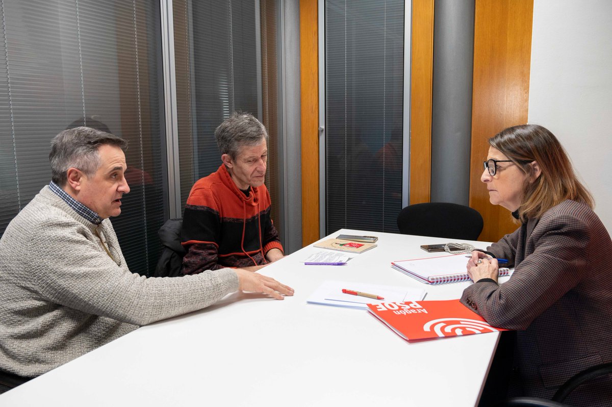 FespAragon's tweet photo. Hoy nos hemos reunido con el GP Socialista en las Cortes de Aragón, para compartir las reivindicaciones de las personas trabajadoras de la Atención a la Discapacidad y la mejora del sector. Muchas gracias al @GPSOEAragon y a @PilimarZamora por su atención y disponibilidad! https://t.co/8raBb3PXKp
