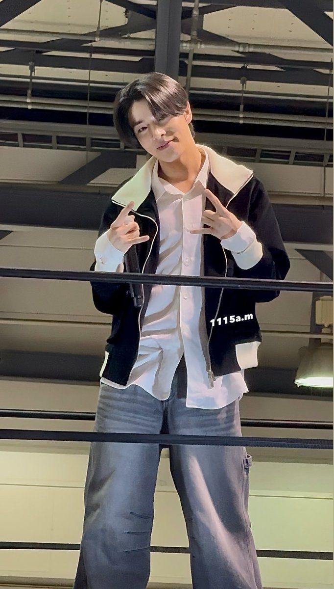 ลุคไหนพี่เจคก็หล่อหมดเลยอะ หล่อขึ้นทุกวัน อะไรก็เอาไม่ลง ฮีเกิดมาเพื่อเป็นคนหล่อ เกิดมาเพื่อเป็นรักแรกพบของใครหลายคนด้วยซ้ำㅜㅜ