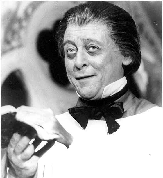 daveainsworth63's tweet photo. Remembering the British actor Michael Ripper who was born on this day in 1913. Hammer Films favourite, he died in 2000. #MichaelRipper #Hammer #XTheUnknown #TheCampOnBloodIsland #TheReptile #TheMummy #TheRevengeOfFrankenstein #TheScarletBlade #CaptainClegg #ThePlagueOfTheZombies https://t.co/JZdZuMZGFu
