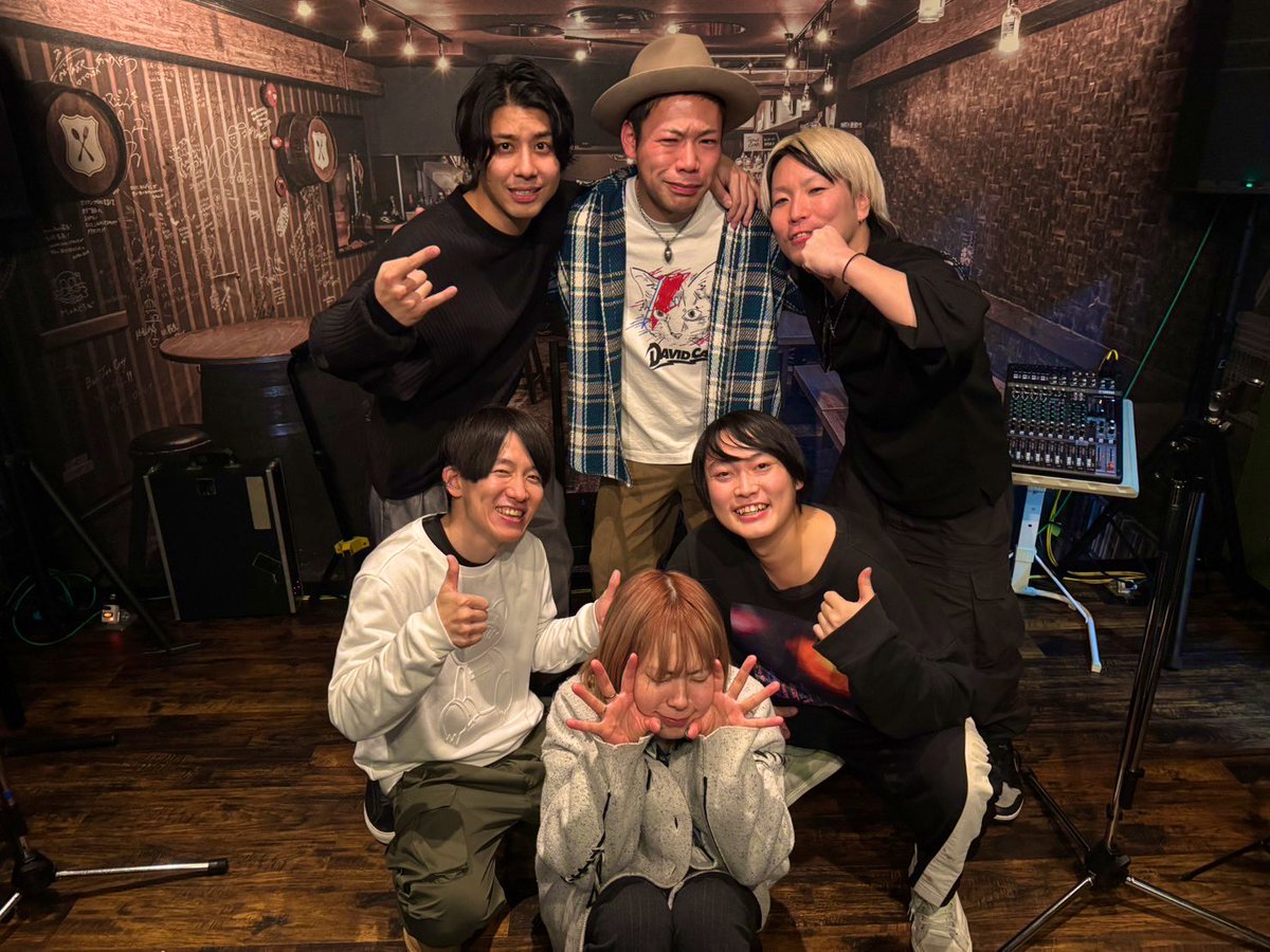 Syogoo20's tweet photo. HOME LAND TOUR 2025名古屋編
とても幸せな一日でした🍻
来てくれてありがとう！！
来れなかった人も次は会おう!

セットリスト
雨と嘘🎸
つくりもの🎸
ワンシーン🎸
青い光🎹
望郷🎹

#homelandtour #ローリングマン https://t.co/eC4Bs1SVTa