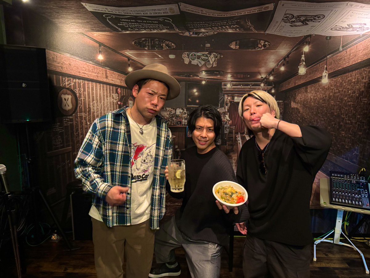 Syogoo20's tweet photo. HOME LAND TOUR 2025名古屋編
とても幸せな一日でした🍻
来てくれてありがとう！！
来れなかった人も次は会おう!

セットリスト
雨と嘘🎸
つくりもの🎸
ワンシーン🎸
青い光🎹
望郷🎹

#homelandtour #ローリングマン https://t.co/eC4Bs1SVTa