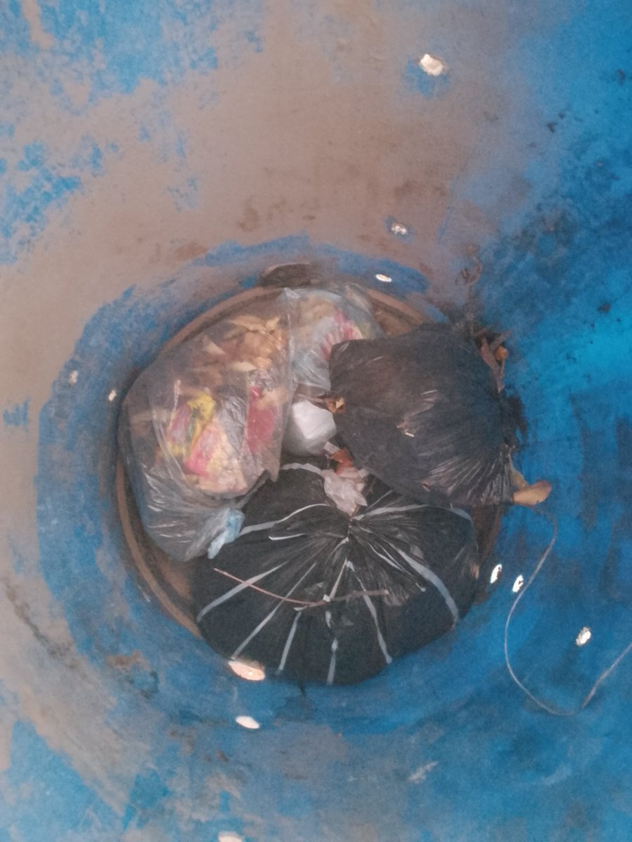 Faroukdanketa's tweet photo. Litters picked and disposed in the trash
@cleanify_vet 
#cleanifyChallenge
#ecoWarrior https://t.co/idoOgttLzY