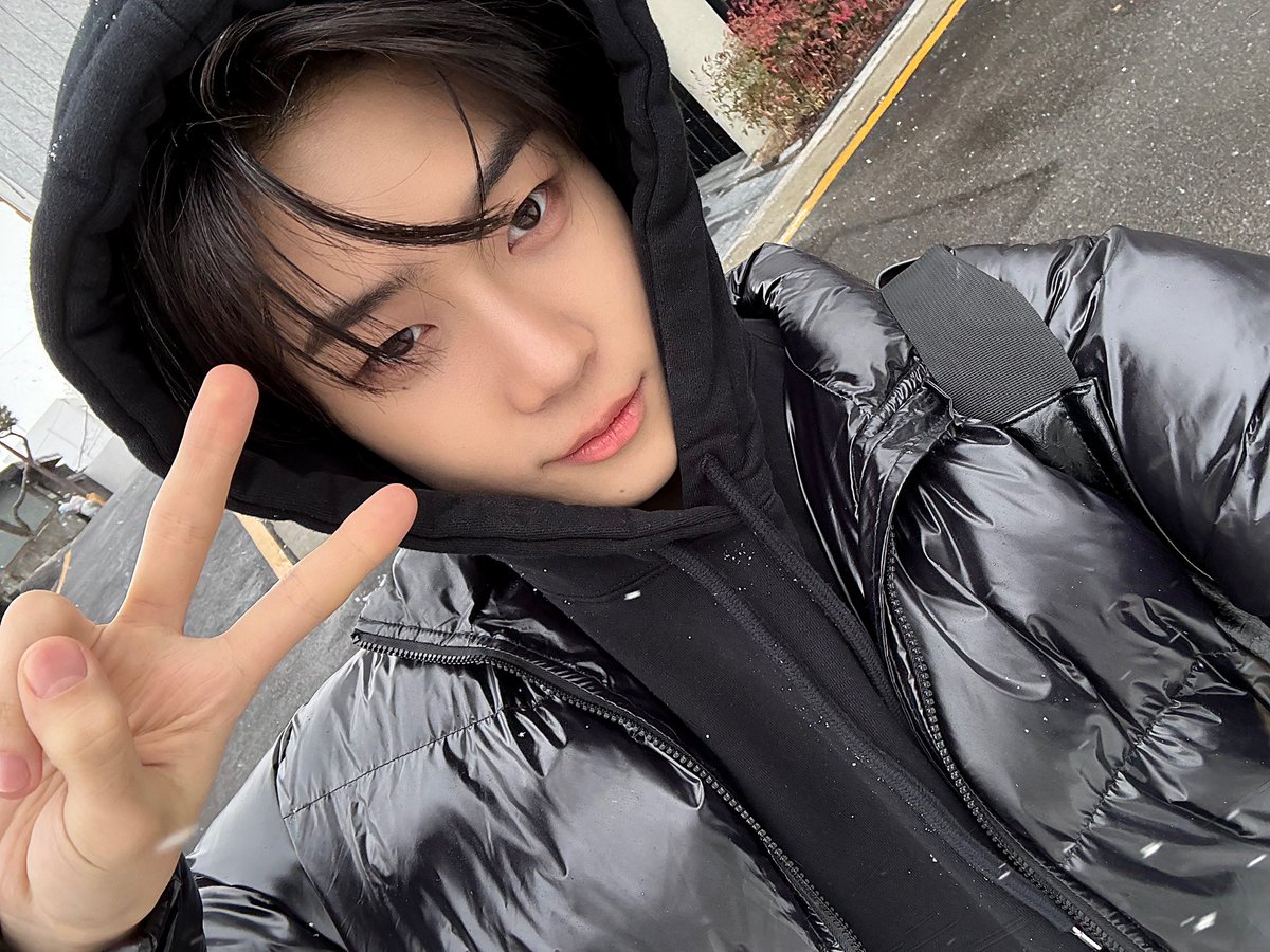 CYE_MEMBERS7's tweet photo. 눈❄️

#장여준 #JANGYEOJUN
#CLOSEYOUREYES #클로즈유어아이즈
#클유아 #CYE https://t.co/UgEH2qkppn