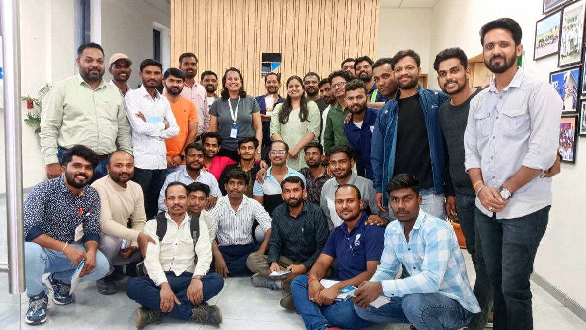 fujisilvertech's tweet image. Better together! 🌟 

Fuji Silvertech’s "Working Together Works!" workshop was all about team spirit, communication, &amp;amp; achieving greatness as one. 💪 

Let’s keep thriving! 🚀 

#Teamwork #Leadership #SuccessThroughUnity #CorporateCulture