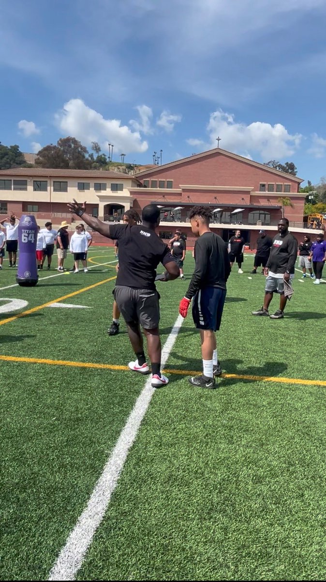 Balloutrj1Jr's tweet photo. Some clips of me when I was out there putting work in at @NICO_Trenches  camp

@CHScoltsFB  @GregBiggins @latsondheimer @247recruiting https://t.co/wmfHGAzzwI