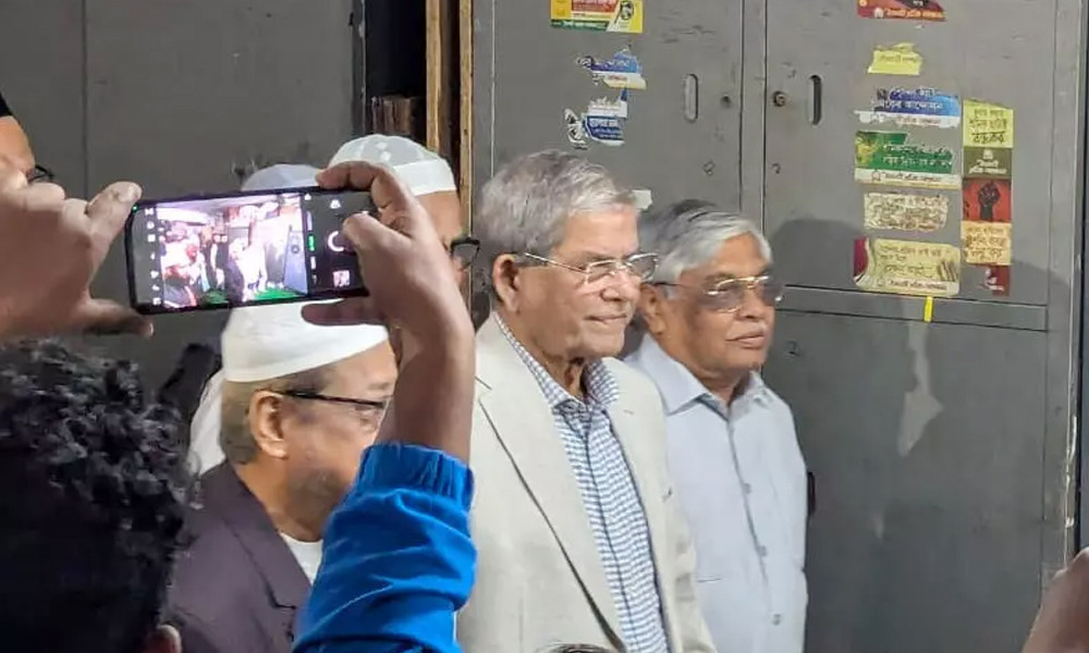 চরমোনাই পীরের সঙ্গে বৈঠকে বসেছেন মির্জা ফখরুল