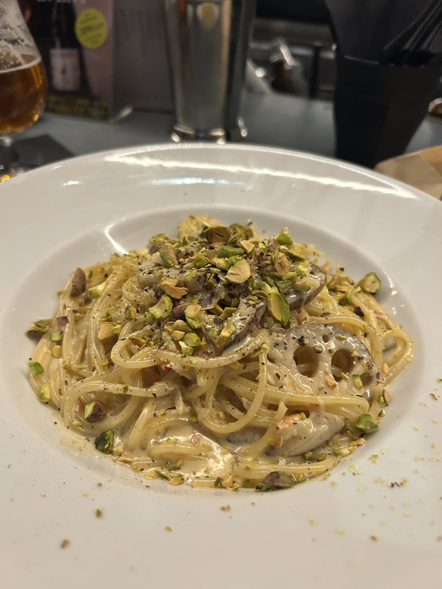 jpdeuk's tweet photo. 📍PIZZERIA&amp;BAR NOHGA(秋葉原) 
ホテルのバーレストラン　食べログ3.57 
ホテルの中だからというのもあり、カウンター座ってたら隣の外国人とおしゃべり始まった🤭マルゲリータもあるし少し変わったメニューも🍝金曜日はDJナイトで少しうるさかったけどデートにも良さげでした💃 https://t.co/R8BKQ5WAXQ
