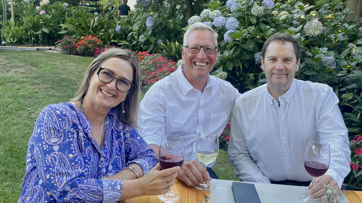 Always a privilege to attend this world-class event at <a href="/rustenvrede1694/">Rust en Vrede Wine Estate</a> ✨🎶🍷⛰️

Dankie vir die samesyn en allies wat julle doen <a href="/AtterburyTrust/">Atterbury Trust</a> ✨⛰️🍷🎶

#OnsGeeOm 🩵

Donate here: atterburytrust.org/shop/versnit-2…