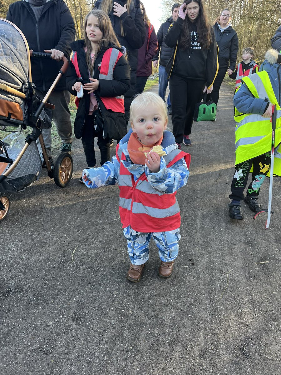 We held well attended Family Walk last Saturday.  A really nice atmosphere, where children play and parents chatter.  A beautiful sunny that included kids competition a history chat, a litter pick a lots of hotspot and hot soup awaiting from Nannie Annie. Next one. February