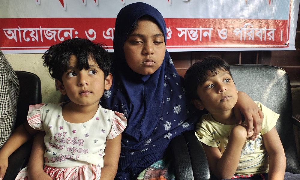 ‘ঘুমের ঘরেও ওরা পুলিশ পুলিশ কইয়ে কান্দে উঠে’