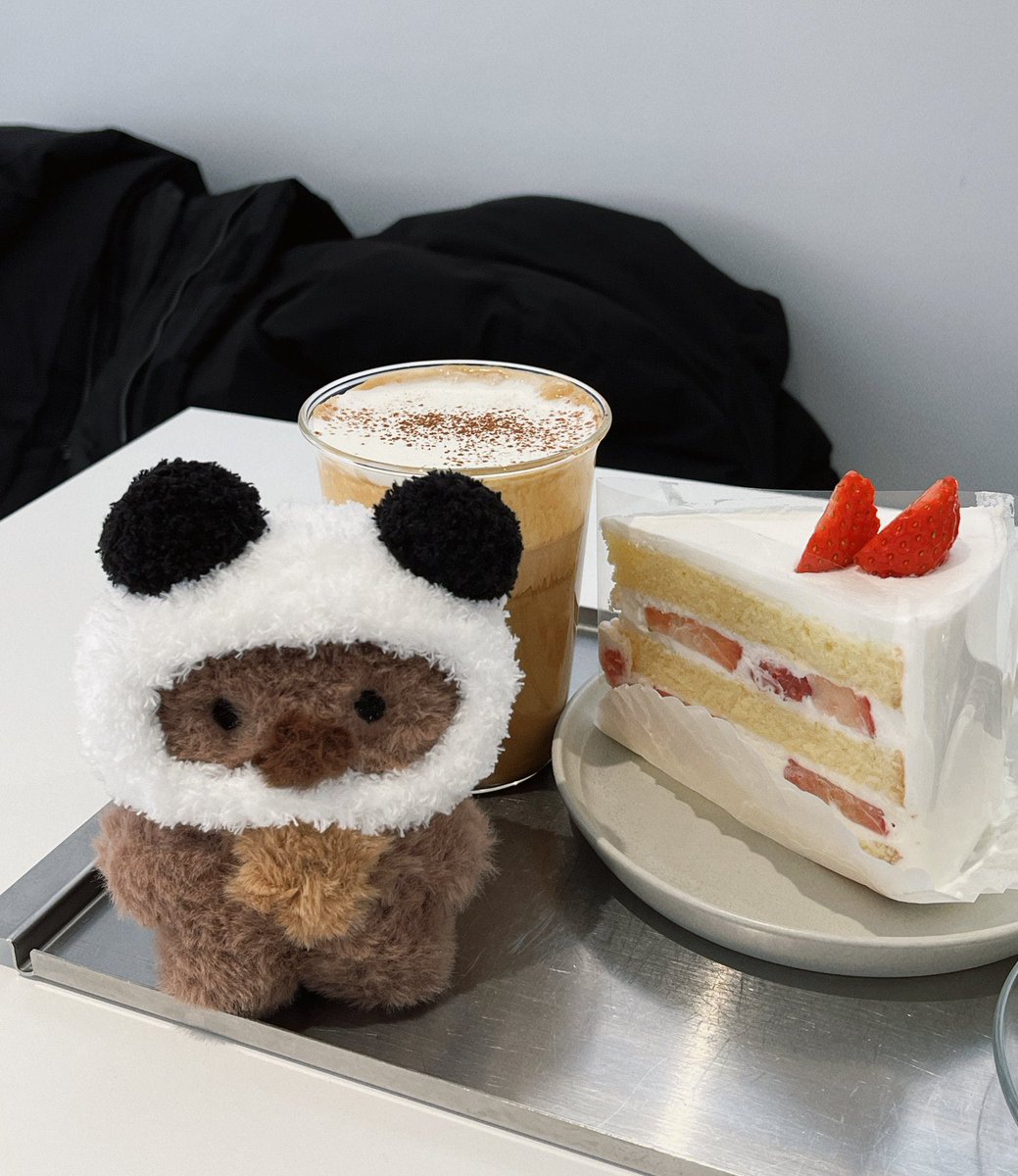 whateverwool's tweet photo. 🐼 퐁실 판다 모자 🐼

📷 익명님께서 보내주신 귀여운 후기 사진
길쭉한 귀염둥이도 몽땅한 귀염둥이도 모두 포슬포슬 깜찍하게 연출해 보내주셨습니다. ⸝⸝ʚ̴̶̷̆ˬʚ̴̶̷̆⸝⸝💕

(사진 속 제품 사이즈는 10cm 제품입니다) https://t.co/pR0yAgj9al