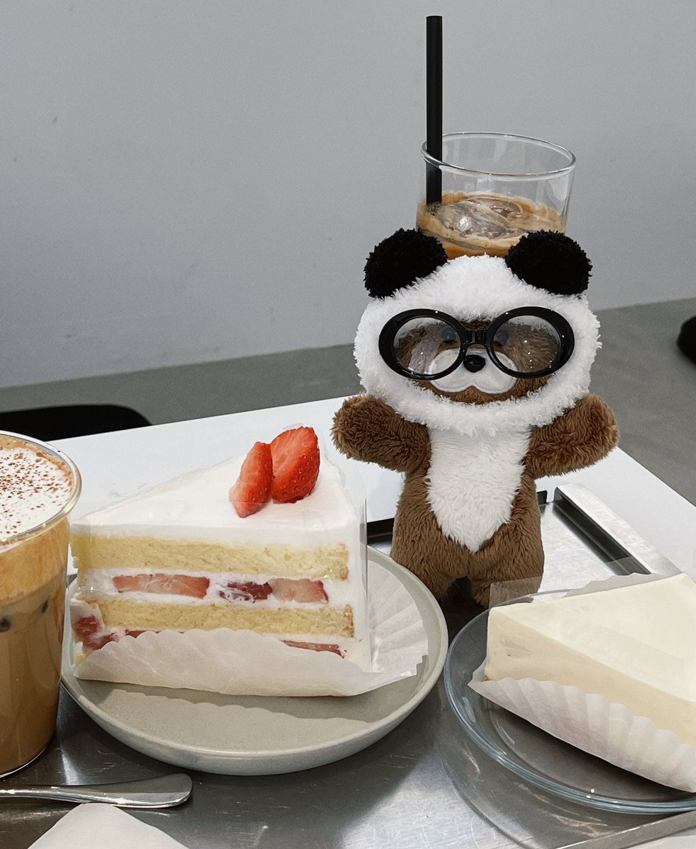 whateverwool's tweet photo. 🐼 퐁실 판다 모자 🐼

📷 익명님께서 보내주신 귀여운 후기 사진
길쭉한 귀염둥이도 몽땅한 귀염둥이도 모두 포슬포슬 깜찍하게 연출해 보내주셨습니다. ⸝⸝ʚ̴̶̷̆ˬʚ̴̶̷̆⸝⸝💕

(사진 속 제품 사이즈는 10cm 제품입니다) https://t.co/pR0yAgj9al