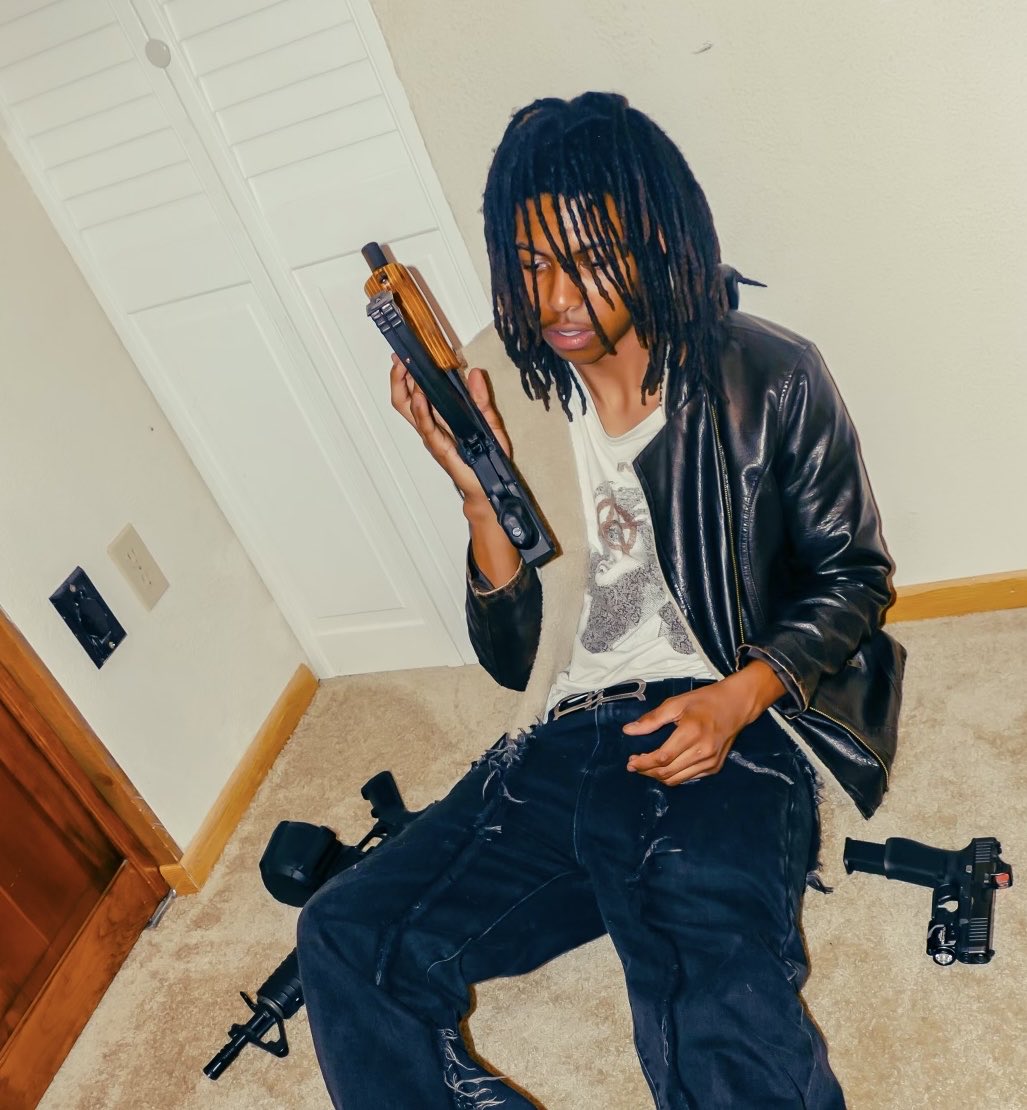 SlotLifeBaby's tweet photo. Over mines niggas know i get militant 🤕🪖 #07B https://t.co/BhEChqovAc