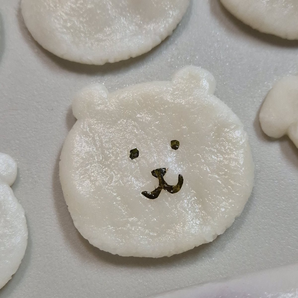 농담곰 떡국을 위한 담곰떡 생산중