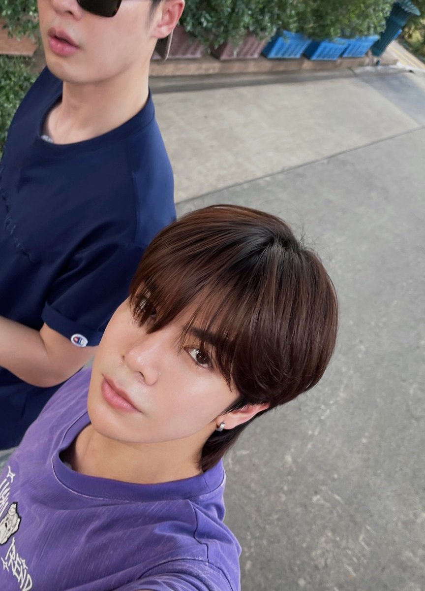 BillyBabe_Sup's tweet photo. วิธีถ่ายรูปมุมสูงที่ถูกต้อง 🤭

#bbil1ypn #babiibabe 
#BillyBabe #บิลลี่เบ้บ https://t.co/UaLoaHhaZe