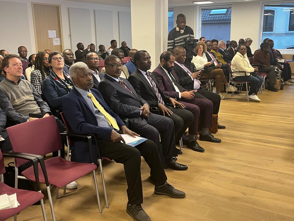 manaudac's tweet photo. Ce 25/01/2025, dans la salle d'@Enabel_Belgium à Bruxelles, a eu lieu une rencontre du Recteur de l'@UB_Rumuri avec les membres de la diaspora Burundaise en Belgique pour échanger sur leur contribution à l'enseignement de qualité à l'UB
 @NtahirajaThren1 @ARESfwb_be @NtareHouse https://t.co/FeQRmFBzoU