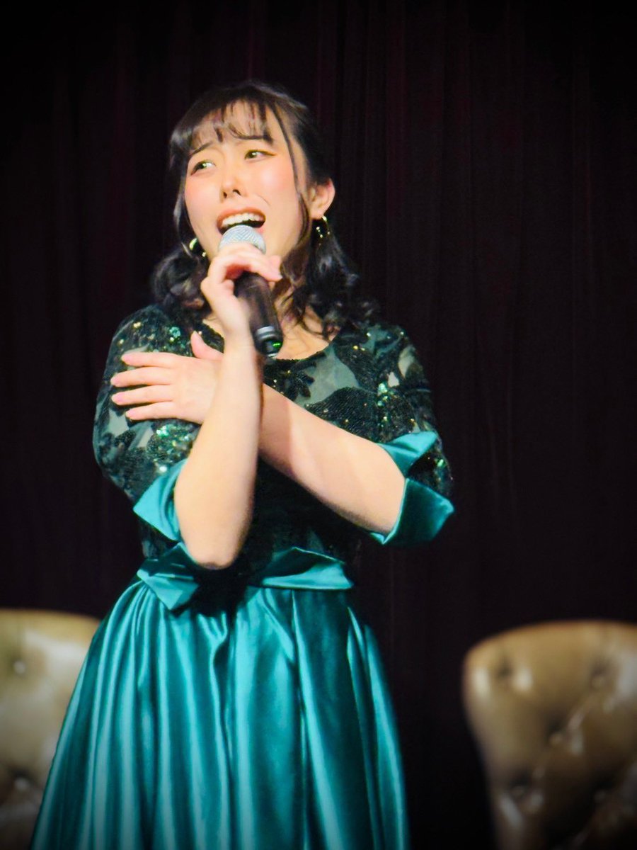 moe_o_'s tweet photo. 昨日はご来場いただき本当にありがとうございました🌟人生初ソロライブ！ド緊張でした😂笑
皆様と楽しい時間を共有でき幸せでした🌸

ゲスト出演の山崎さん、響月くん、ピアノ演奏のゆささん、MCの万代さん皆様ありがとうございました💖

昨日のステージはずっと忘れません💕
これからも頑張ります！♡ https://t.co/7wKEeIQkVO