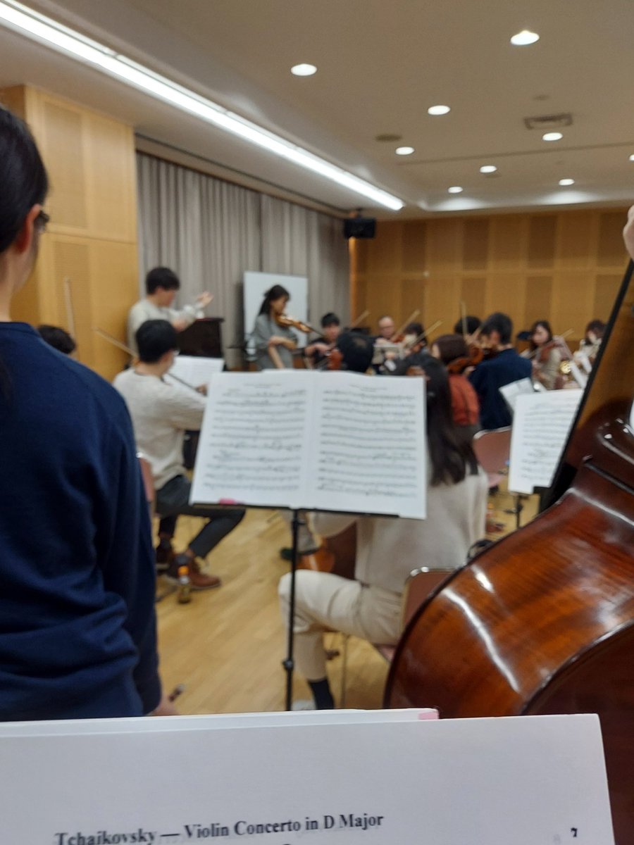 orchestraAugen's tweet photo. 本番に向けてソリストとの練習が始まりました！
練習風景をコントラバス目線で📷
近日一部動画も掲載します。
フォロー、最新情報チェックください！
↓🎫チケットはこちらから↓
https://t.co/U7WkbgH9At

#Augenblickorhestra 
#オーケストラ 
#松村詩史 
#中村里奈 https://t.co/gHwnIbhkAT