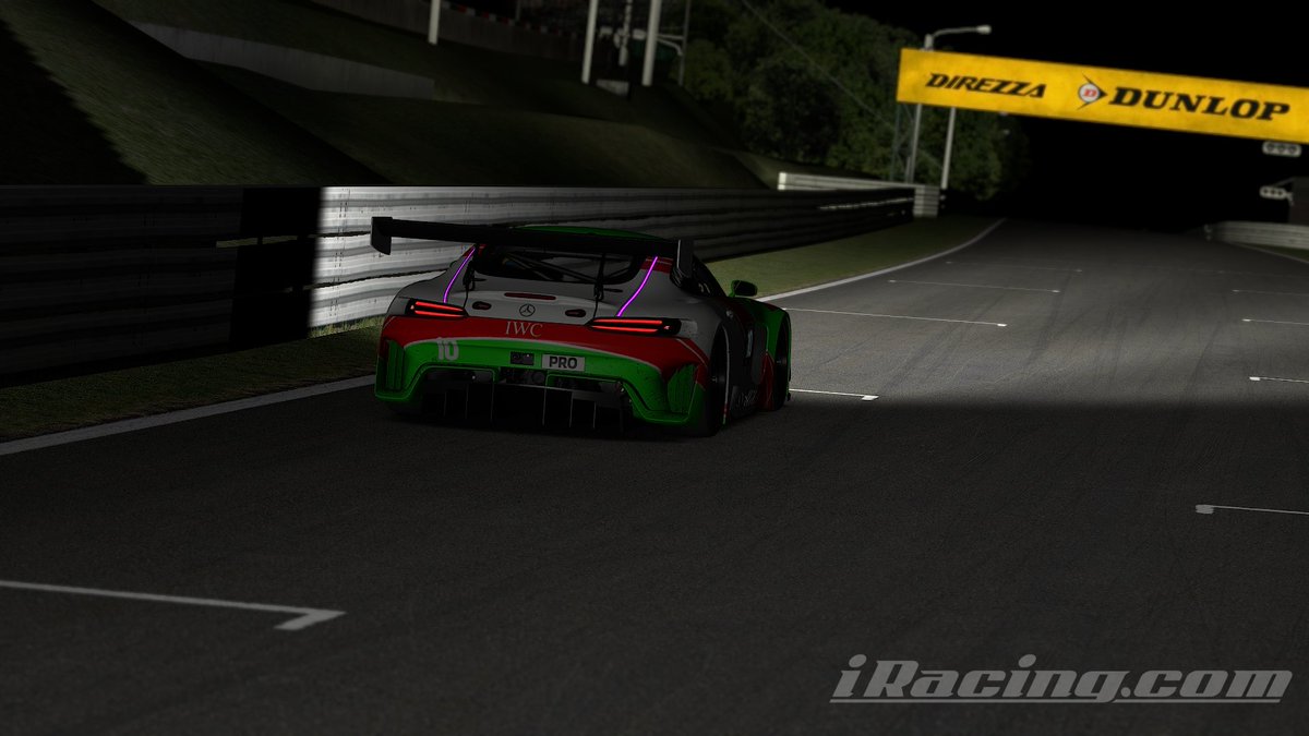 Primera vez que participio en la gt sprint series  simucube, 3 horas en la noche de suzuka, 37 en qualy y 7° en carrera, sorprendido con la tremenda limpieza y poquisimos accidentes.