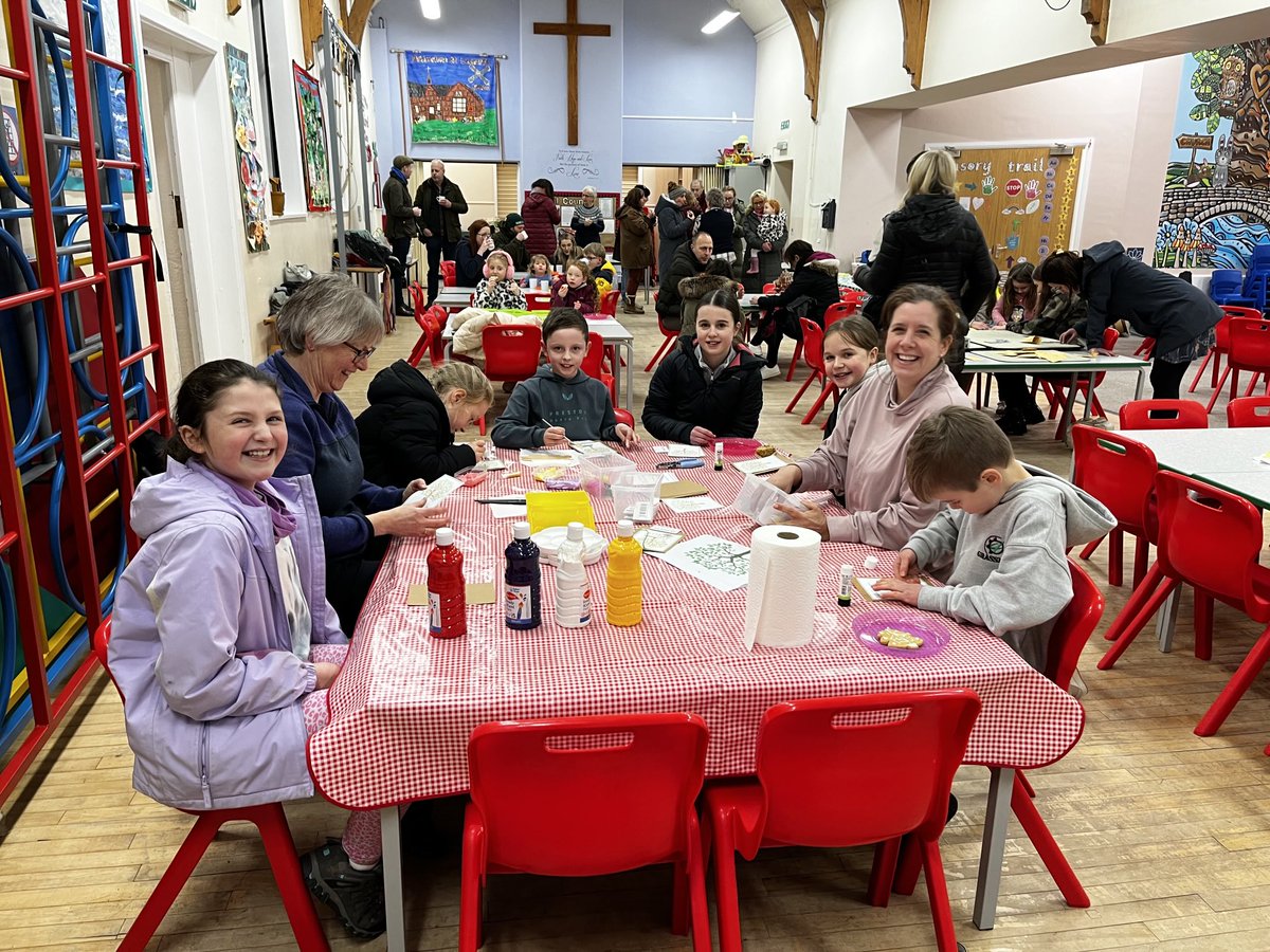 Balderstone_'s tweet photo. Fun at Balderstone Forest Church 🌳🎨⁦@BDBofE⁩ ⁦@cofelancs⁩ https://t.co/cOToHXqdqr