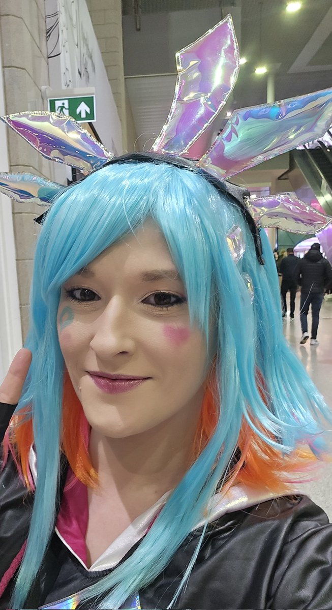 I do love con weekends, but PJs, games and many cups of tea are calling my name!